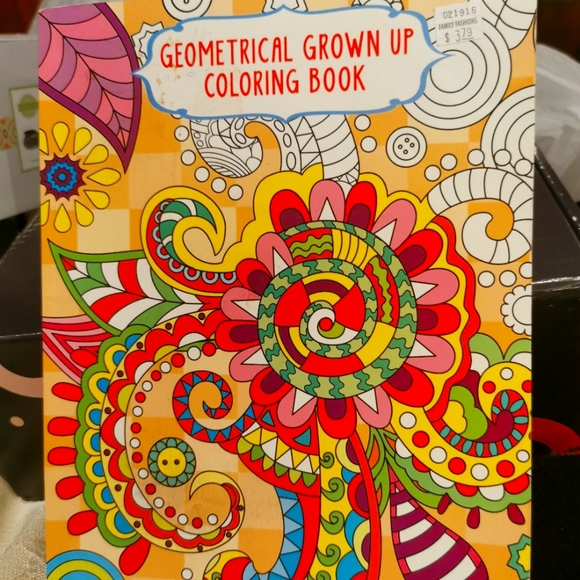 Adult relaxation therapy coloring book and Crayola 20 super tip markers new - Picture 3 of 11